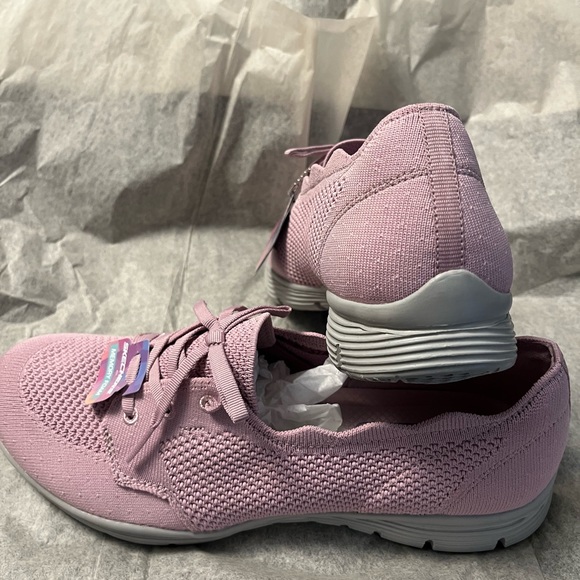 Ladies Skechers with memory foam - Picture 4 of 7